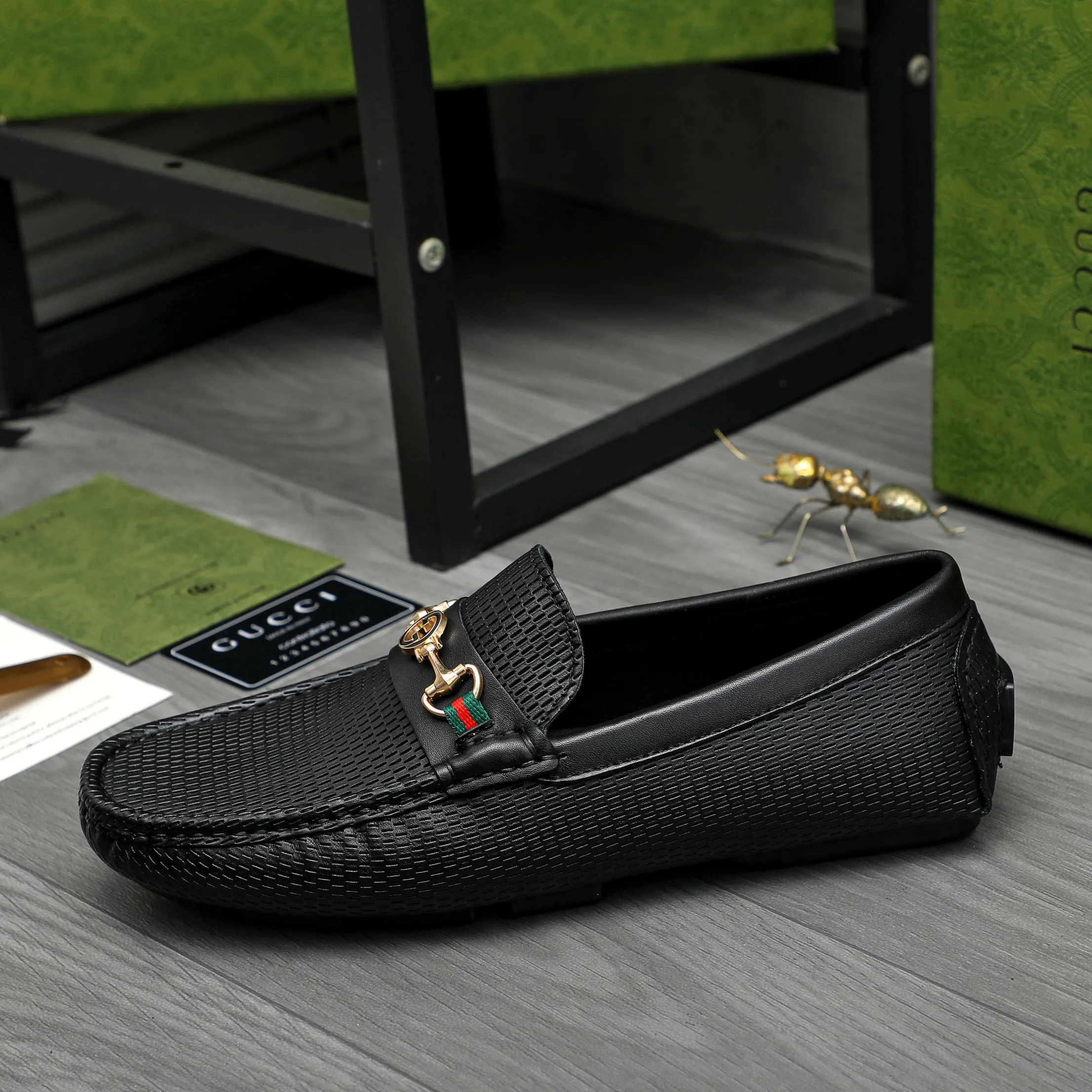 Men's shoes 💰p420 Product trademark: GUCCI (Gucci) casual slip-on men's shoes Regular size: 38-44 Product materials: Selected hollow cowhide upper, sheepskin lining, rubber outsole